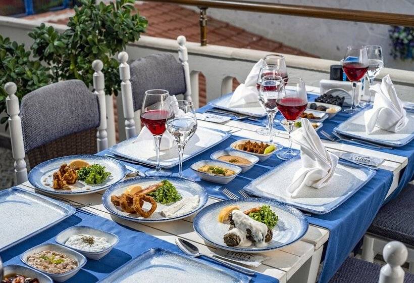 Отель Utopia Resort & Residence