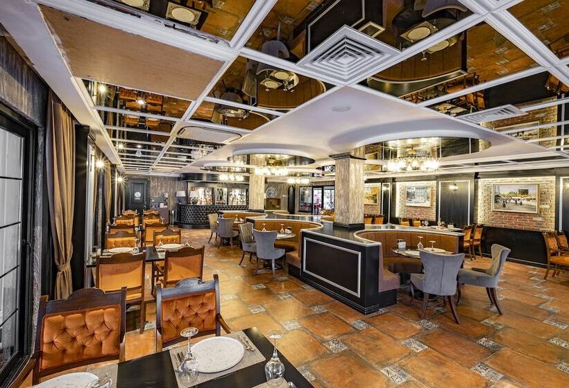 Отель Utopia Resort & Residence