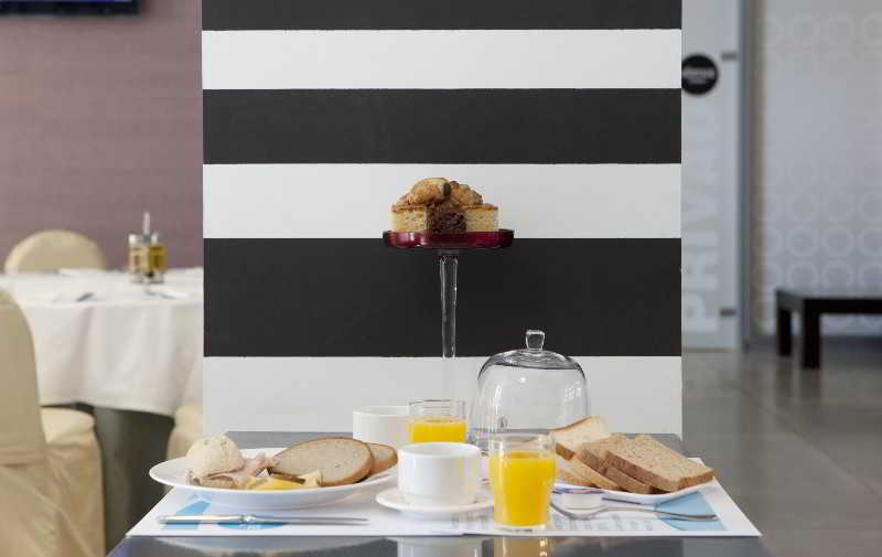 酒店 Vertice Sevilla Aljarafe