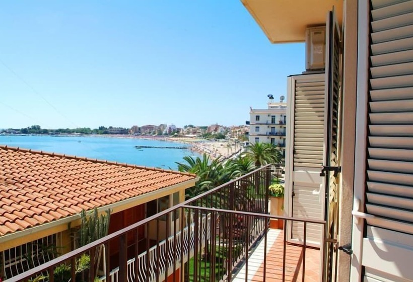 هتل Villa Mora