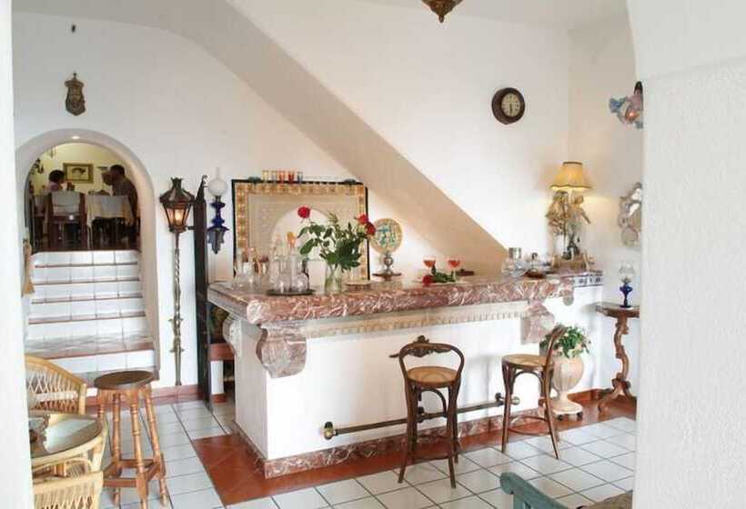 ホテル Villa Mora