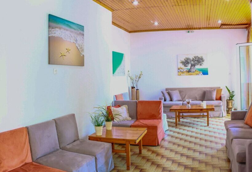 Отель Zorbas Beach