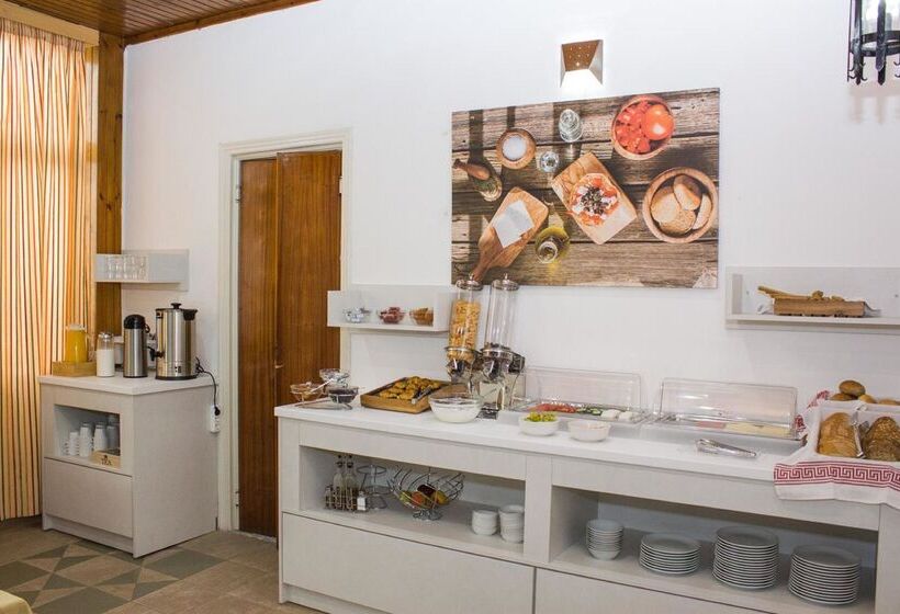 Отель Zorbas Beach