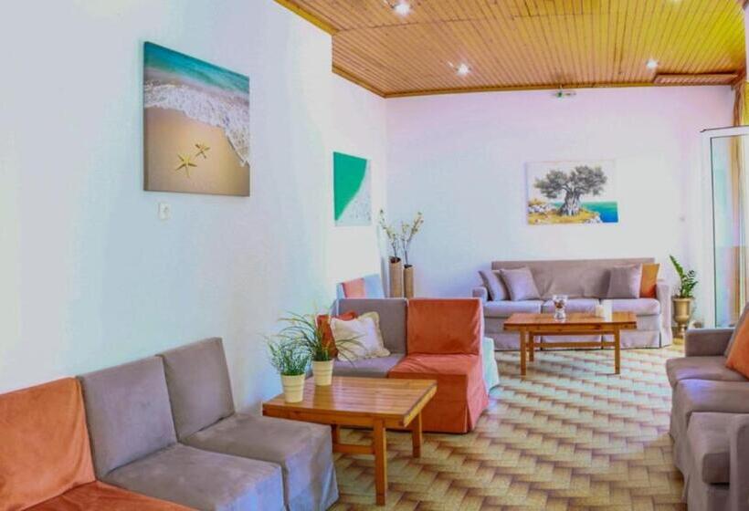 Отель Zorbas Beach