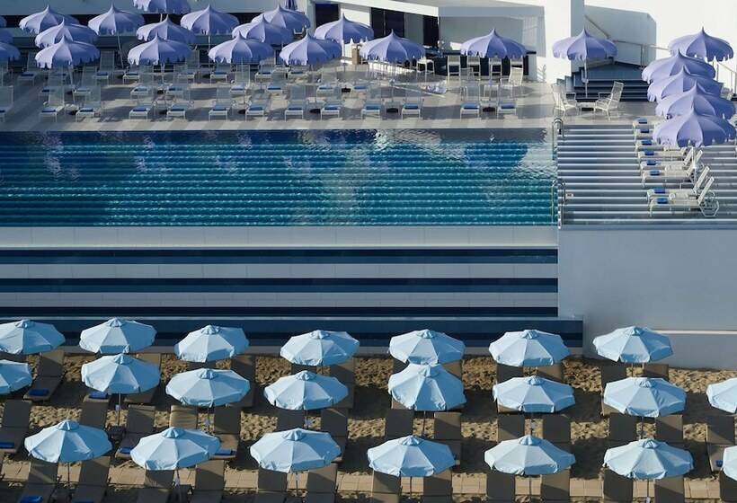 I Resort Beach Hotel & Spa