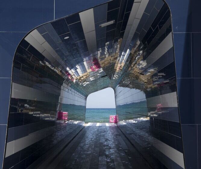 I Resort Beach Hotel & Spa