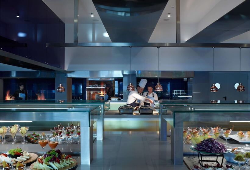 I Resort Beach Hotel & Spa