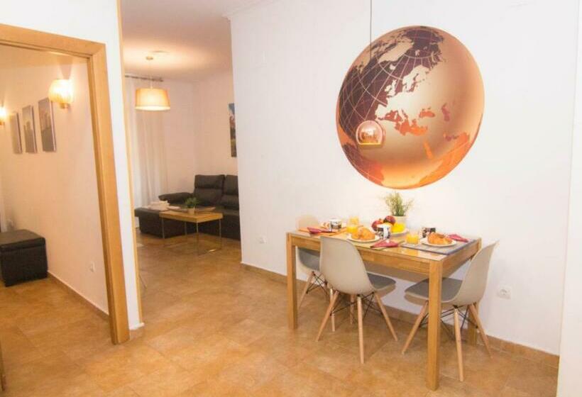 Living Valencia Apartments   Merced