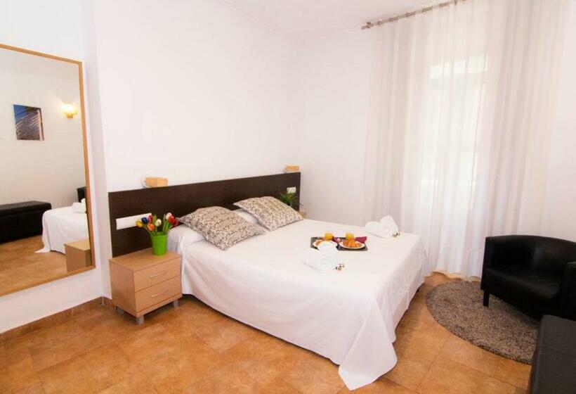 Living Valencia Apartments   Merced