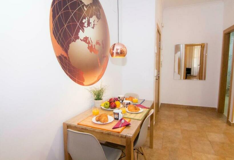 Living Valencia Apartments   Merced