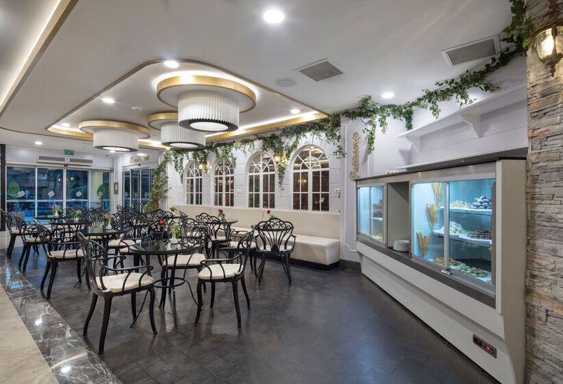 Saphir Hotel & Villas