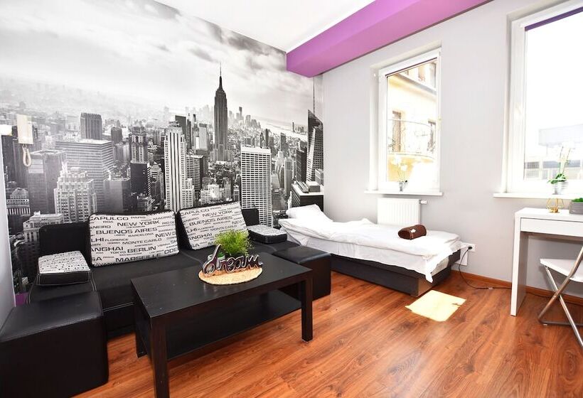 Dukes Hostel   Pokoje Prywatne, Rynek