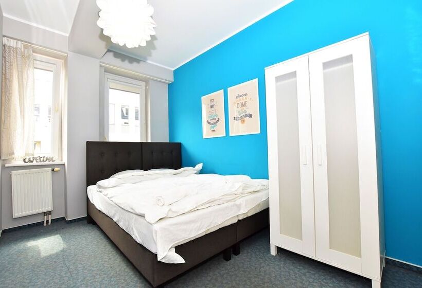 Dukes Hostel   Pokoje Prywatne, Rynek