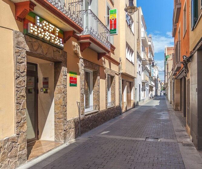 הוסטל Loft Hostal Group