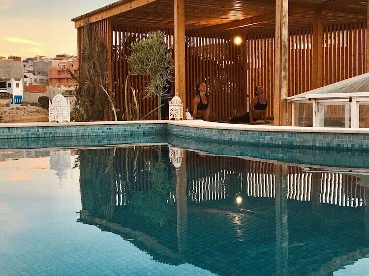 The Yogi Surfer   Hostel