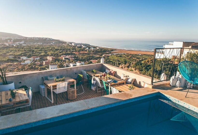 The Yogi Surfer   Hostel