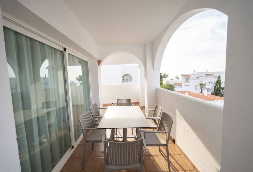 Apartamentos Blanco Sol