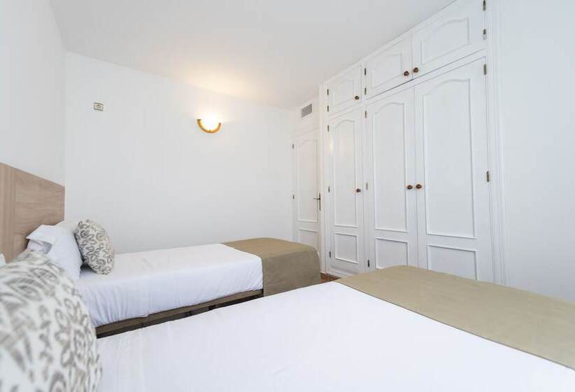 Apartamentos Blanco Sol