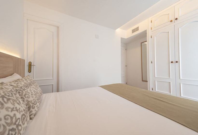 Apartamentos Blanco Sol