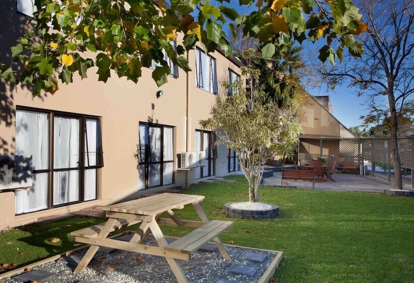 هتل Auckland Airport Kiwi