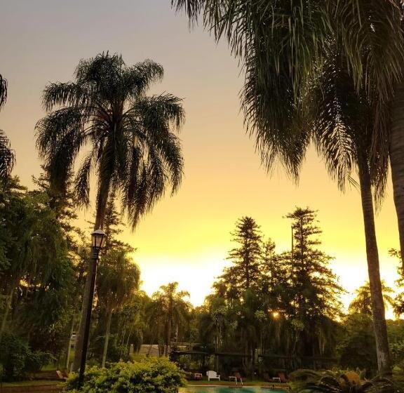 فندق فئة نجمة واحدة Beer Hotel Iguazú