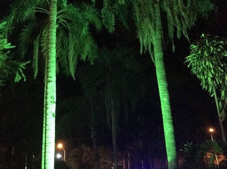 فندق فئة نجمة واحدة Beer Hotel Iguazú