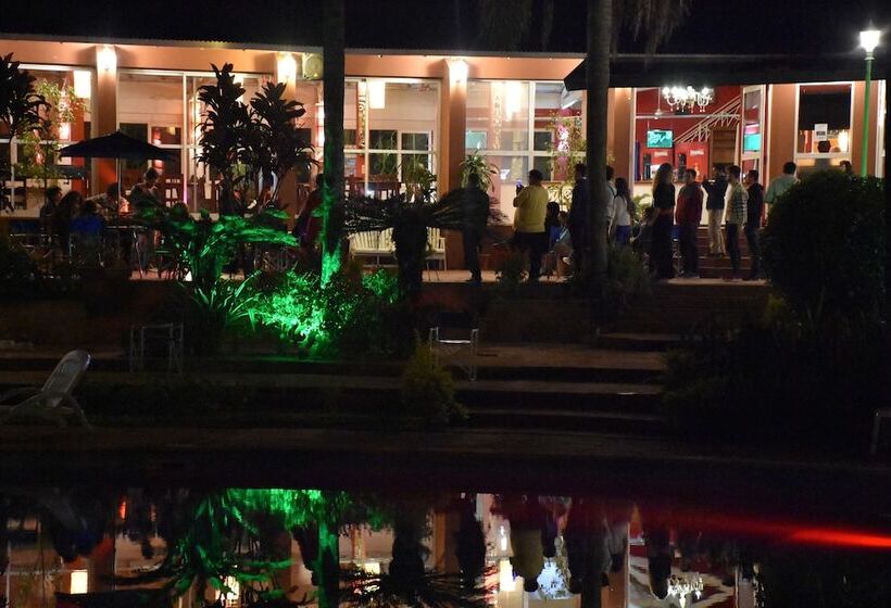 فندق فئة نجمة واحدة Beer Hotel Iguazú