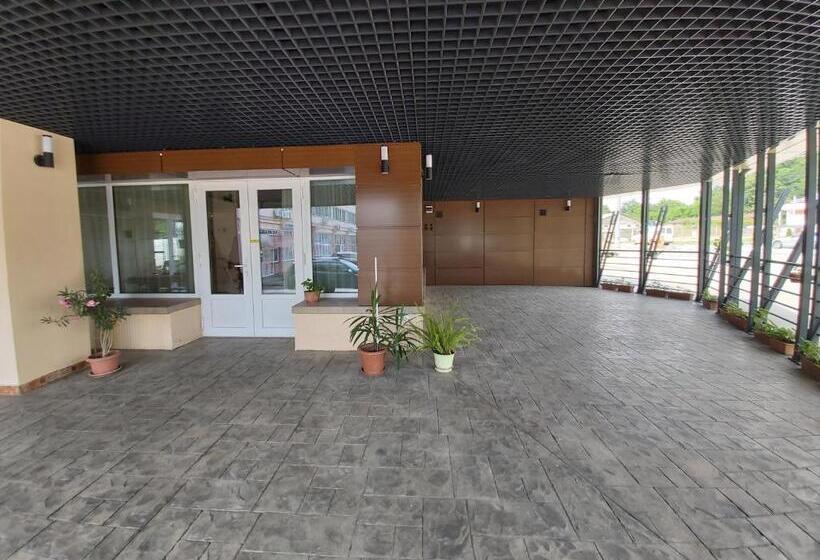 בית מלון כפרי Amadeo