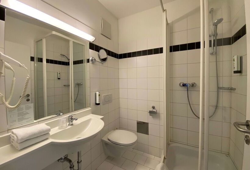 호텔 Amedia Express Sattledt, Trademark Collection By Wyndham