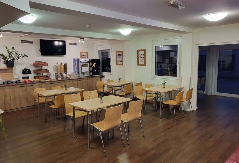 호텔 Amedia Express Sattledt, Trademark Collection By Wyndham