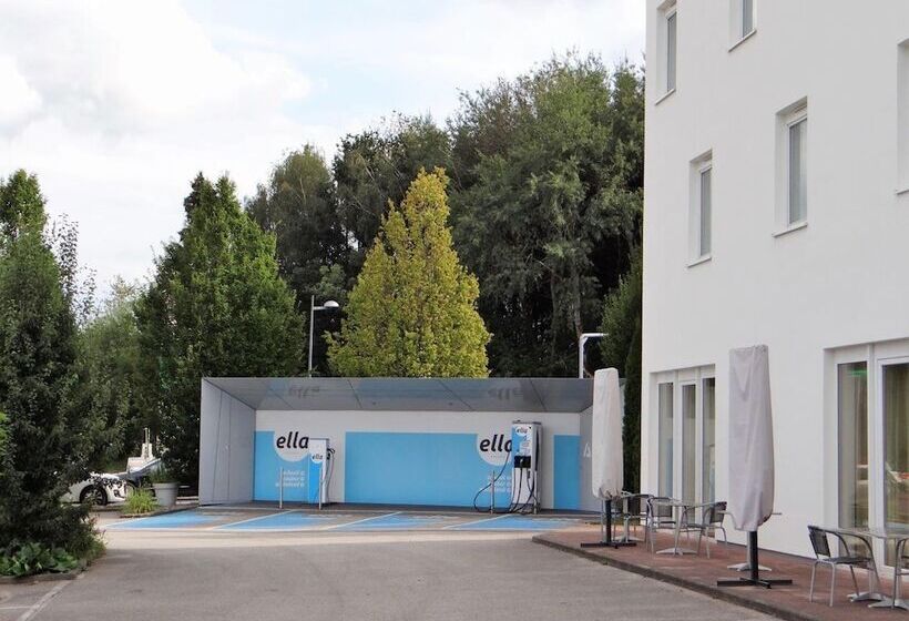 호텔 Amedia Express Sattledt, Trademark Collection By Wyndham