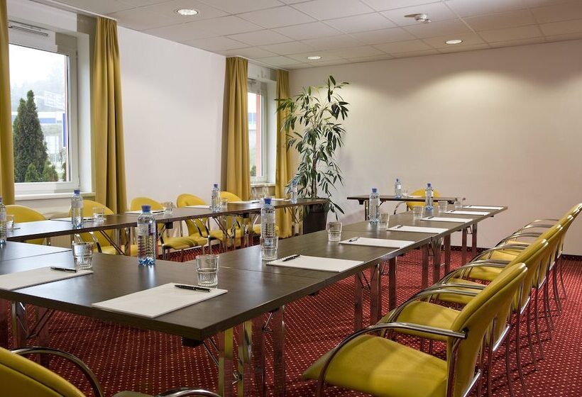 호텔 Amedia Express Sattledt, Trademark Collection By Wyndham