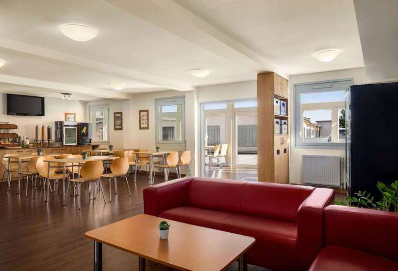 호텔 Amedia Express Sattledt, Trademark Collection By Wyndham