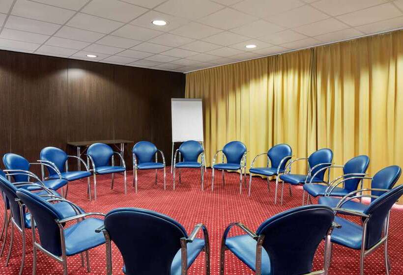 호텔 Amedia Express Sattledt, Trademark Collection By Wyndham