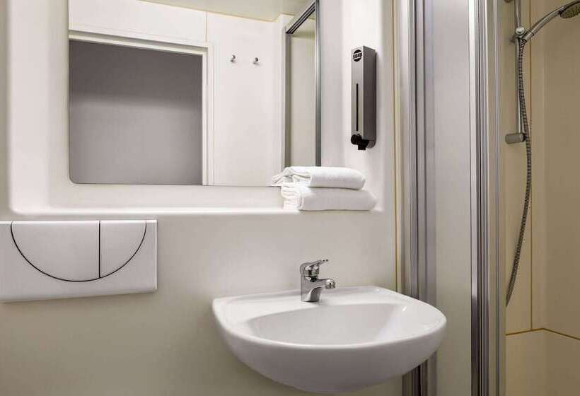 호텔 Amedia Express Sattledt, Trademark Collection By Wyndham