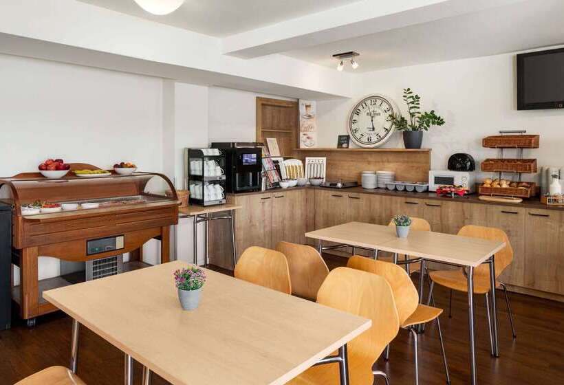 호텔 Amedia Express Sattledt, Trademark Collection By Wyndham