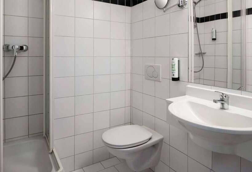 호텔 Amedia Express Sattledt, Trademark Collection By Wyndham