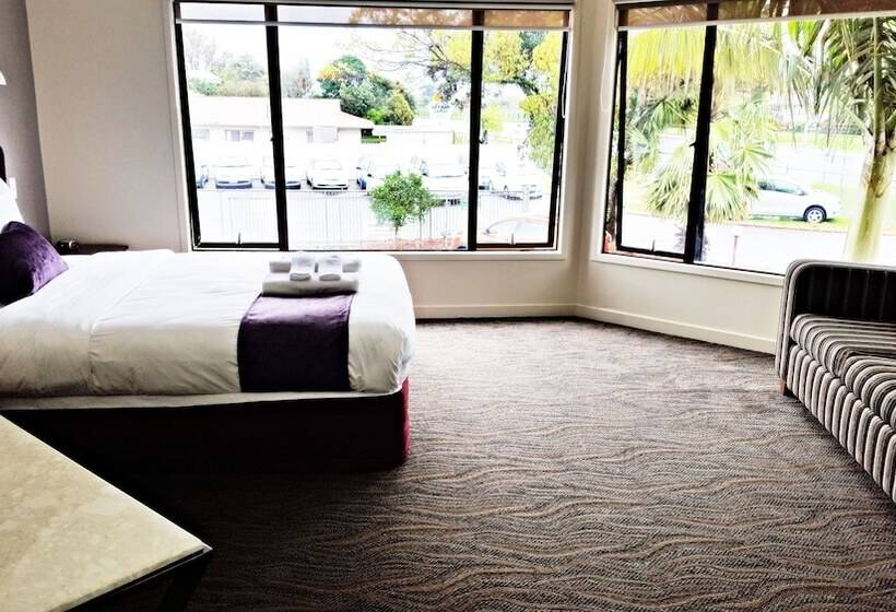 هتل Auckland Airport Kiwi