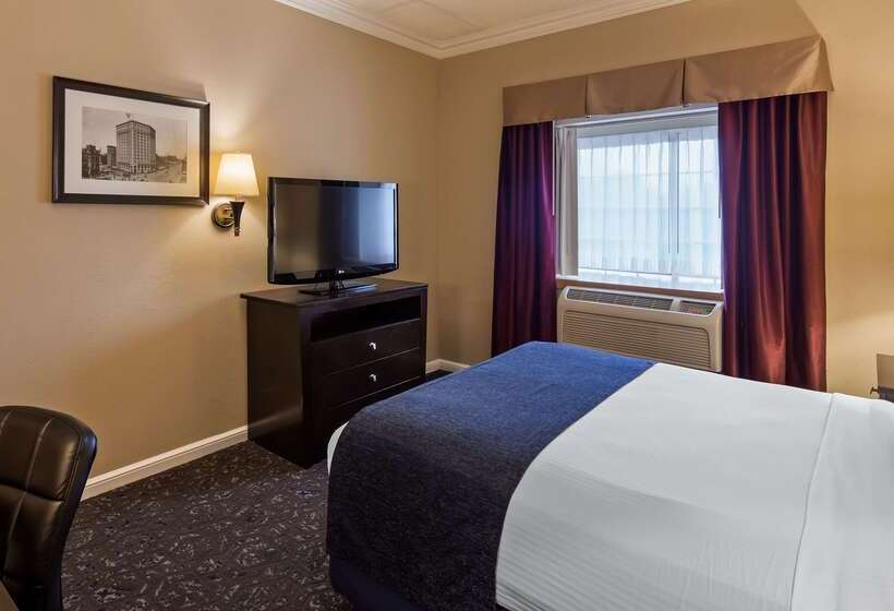 فندق Best Western Greenfield Inn