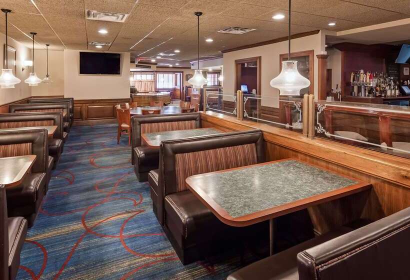 فندق Best Western Greenfield Inn