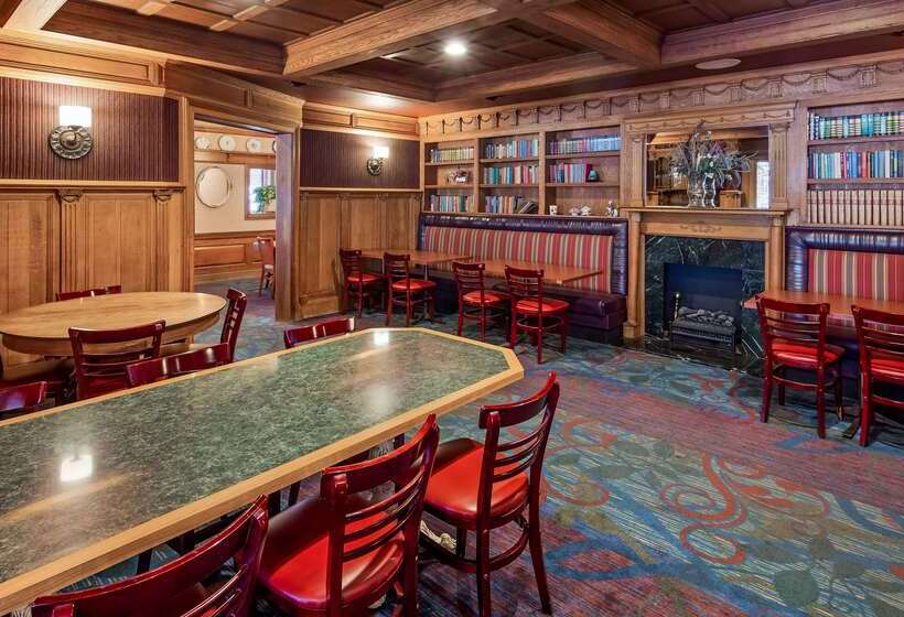 فندق Best Western Greenfield Inn