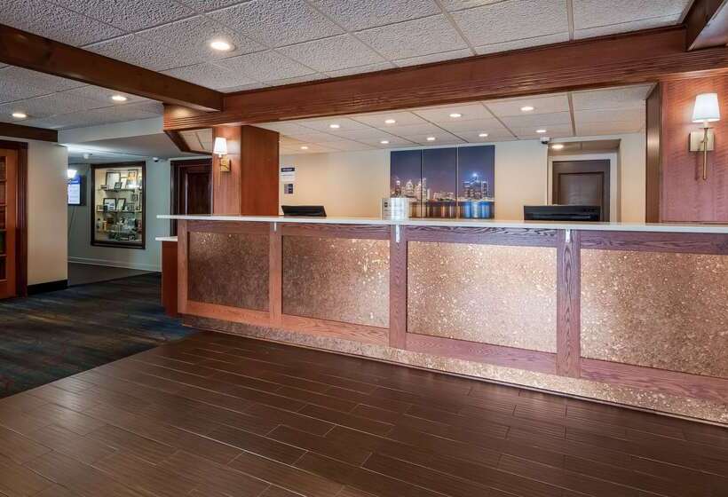 בית מלון כפרי Best Western Greenfield Inn