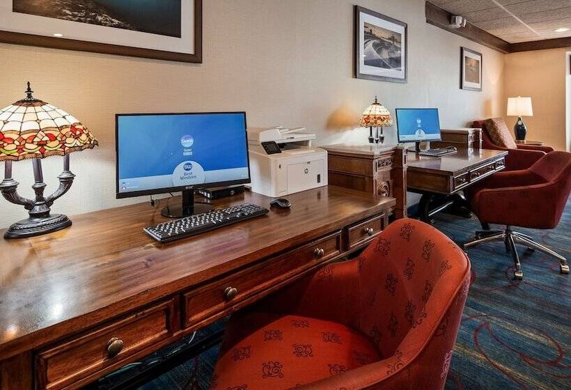 فندق Best Western Greenfield Inn