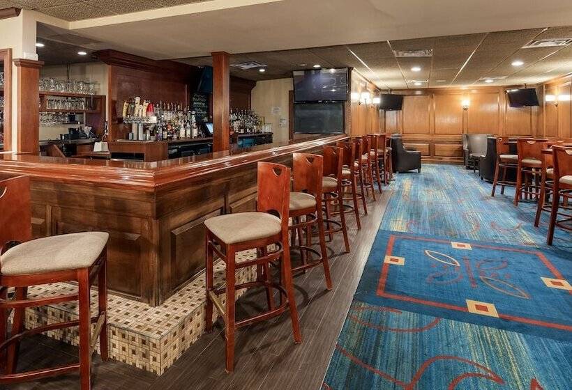 בית מלון כפרי Best Western Greenfield Inn