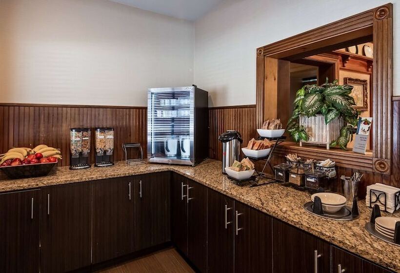 בית מלון כפרי Best Western Greenfield Inn