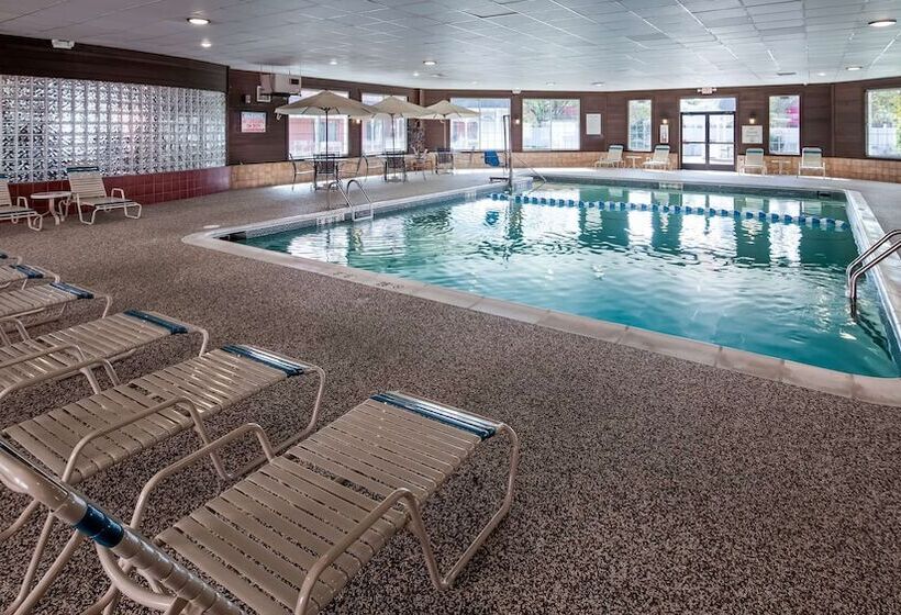 فندق Best Western Greenfield Inn