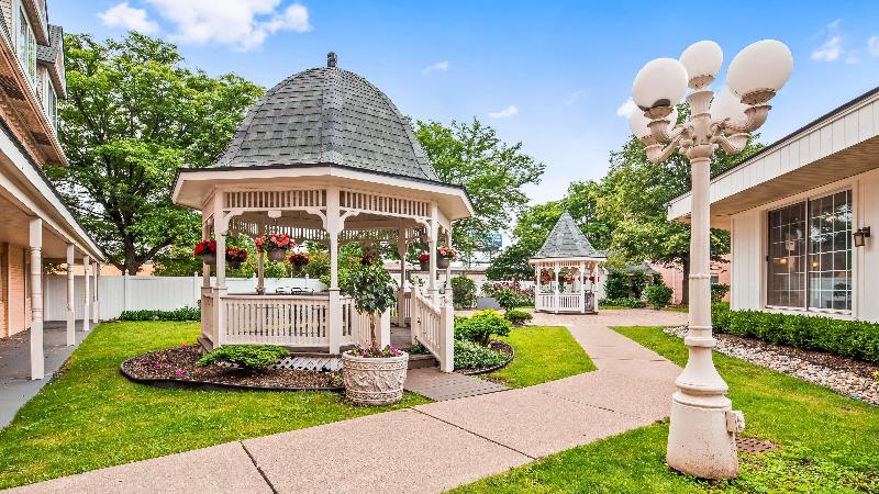 فندق Best Western Greenfield Inn