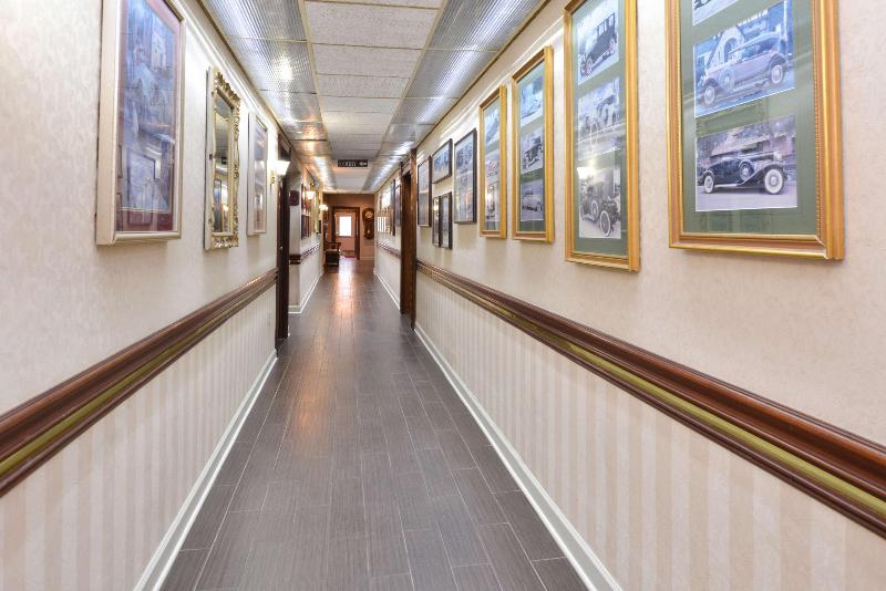 בית מלון כפרי Best Western Greenfield Inn