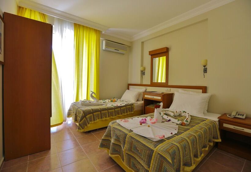 Club Big Blue Suit Hotel   All Inclusive