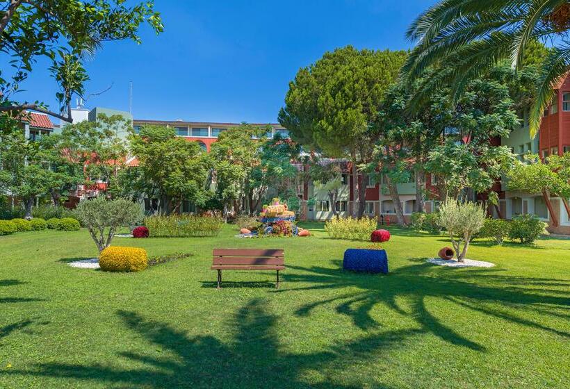 בית מלון כפרי Megasaray Club Belek